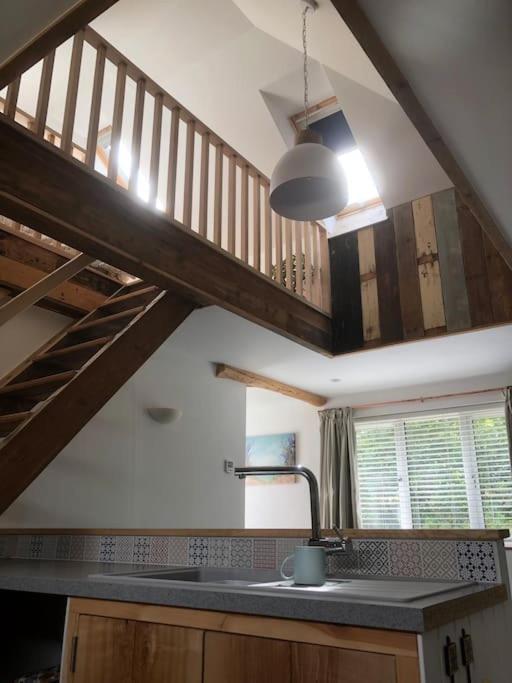 Cosy Rustic Annex In Quiet Cornwall Village *