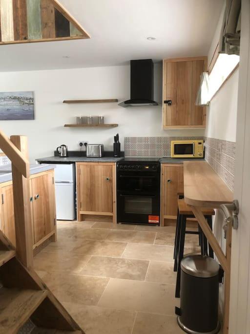 Cosy Rustic Annex In Quiet Cornwall Village Saint Wenn